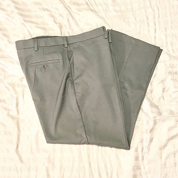 40x29 Haggar Men’s Dress Pants - Picture 2 of 7